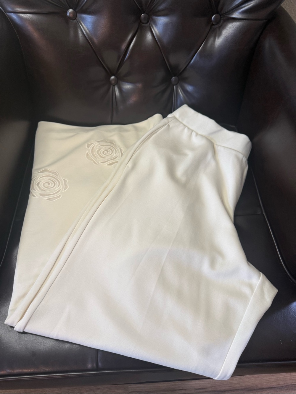 T Tahari Pull-On Wide Leg Embroidered Pant Off-White -Size XL